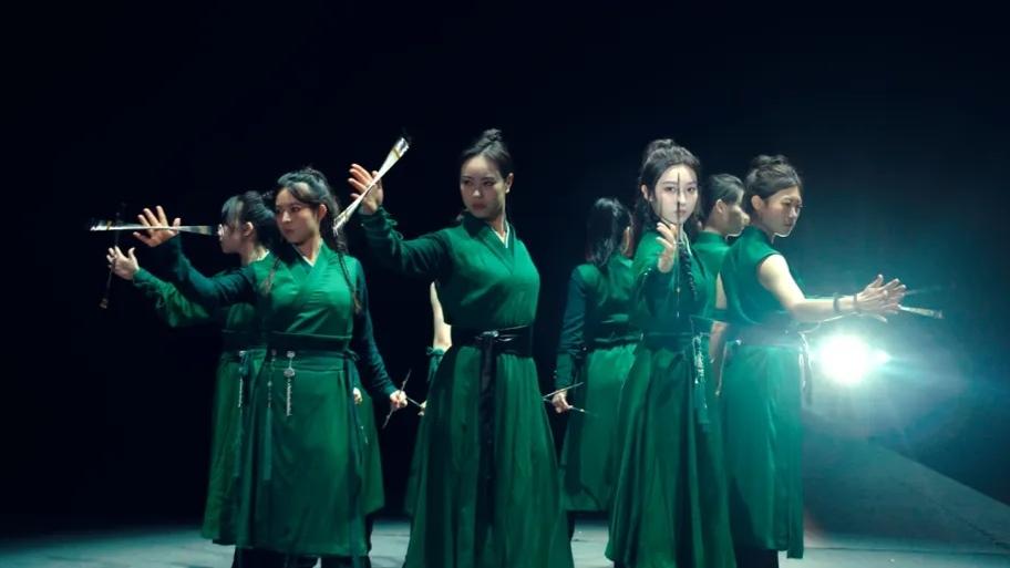 “峨眉女侠”飒出江湖，中华武术可以很青春